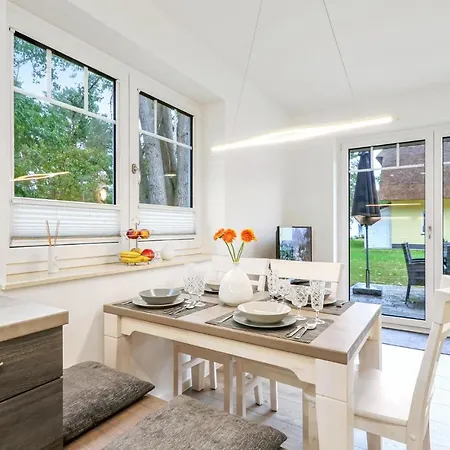 Reetdachhaus Waldidylle Ferienhaus