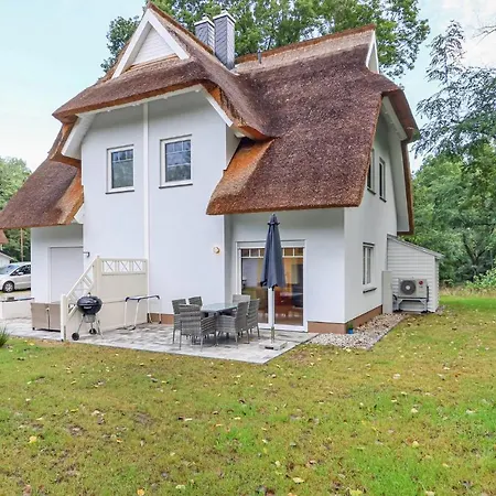 Reetdachhaus Waldidylle Holiday home Kutzow