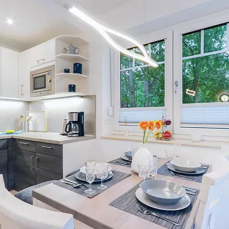 Reetdachhaus Waldidylle